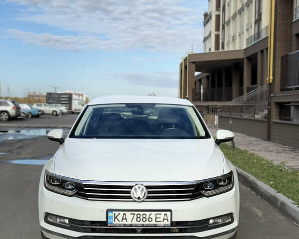 Белый Фольксваген Пассат, объемом двигателя 1.8 л и пробегом 126 тыс. км за 17000 $, фото 2 на Automoto.ua