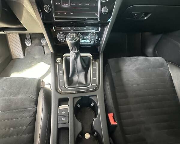 Белый Фольксваген Пассат, объемом двигателя 1.97 л и пробегом 309 тыс. км за 16500 $, фото 19 на Automoto.ua