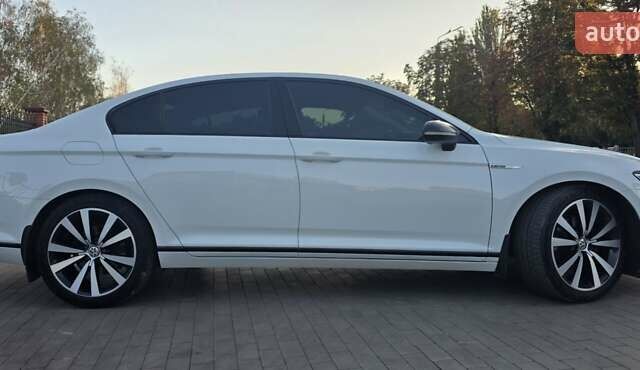 Белый Фольксваген Пассат, объемом двигателя 1.97 л и пробегом 235 тыс. км за 20000 $, фото 5 на Automoto.ua