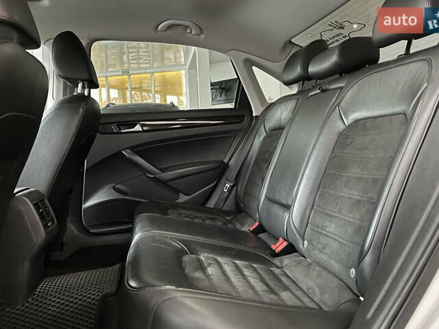 Білий Фольксваген Пассат, об'ємом двигуна 3.6 л та пробігом 124 тис. км за 11000 $, фото 11 на Automoto.ua