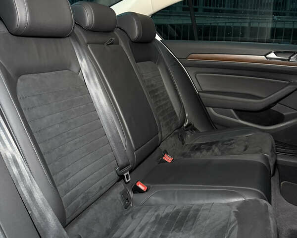 Белый Фольксваген Пассат, объемом двигателя 1.8 л и пробегом 130 тыс. км за 16900 $, фото 28 на Automoto.ua