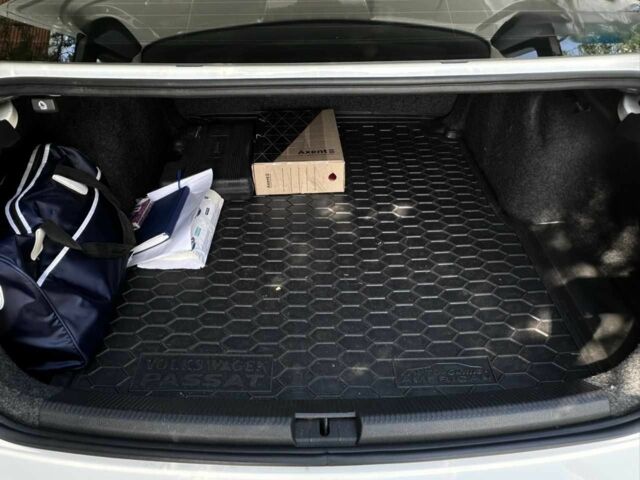 Белый Фольксваген Пассат, объемом двигателя 1.8 л и пробегом 169 тыс. км за 10700 $, фото 19 на Automoto.ua