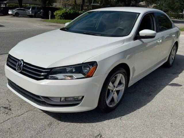 Белый Фольксваген Пассат, объемом двигателя 1.8 л и пробегом 75 тыс. км за 2400 $, фото 2 на Automoto.ua