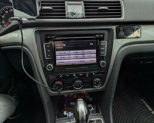 Белый Фольксваген Пассат, объемом двигателя 1.8 л и пробегом 189 тыс. км за 9700 $, фото 9 на Automoto.ua