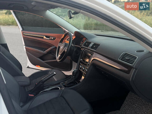 Білий Фольксваген Пассат, об'ємом двигуна 2 л та пробігом 124 тис. км за 14800 $, фото 80 на Automoto.ua