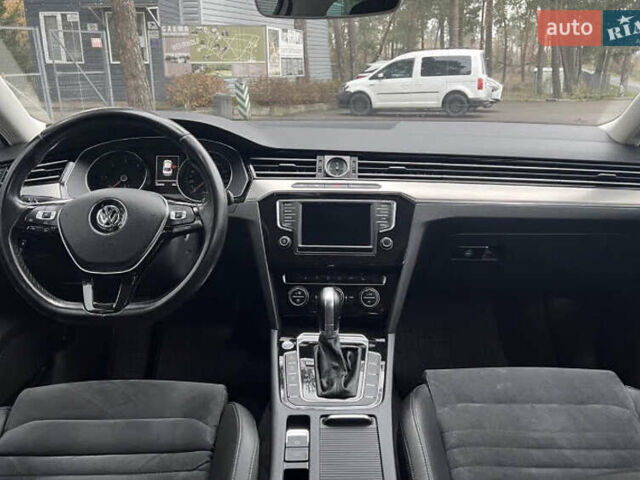 Белый Фольксваген Пассат, объемом двигателя 1.97 л и пробегом 239 тыс. км за 18000 $, фото 15 на Automoto.ua