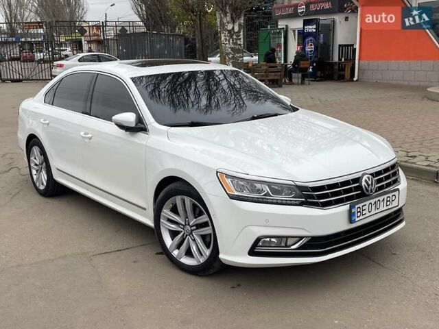 Белый Фольксваген Пассат, объемом двигателя 1.8 л и пробегом 218 тыс. км за 13500 $, фото 3 на Automoto.ua