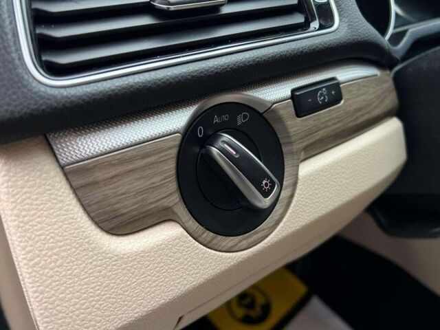 Білий Фольксваген Пассат, об'ємом двигуна 1.8 л та пробігом 119 тис. км за 14000 $, фото 13 на Automoto.ua