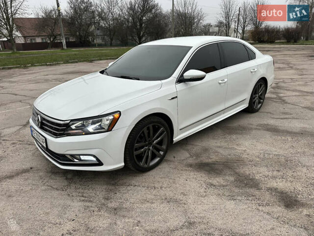 Белый Фольксваген Пассат, объемом двигателя 1.8 л и пробегом 193 тыс. км за 11500 $, фото 8 на Automoto.ua