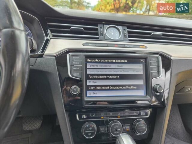 Белый Фольксваген Пассат, объемом двигателя 1.8 л и пробегом 255 тыс. км за 18200 $, фото 22 на Automoto.ua