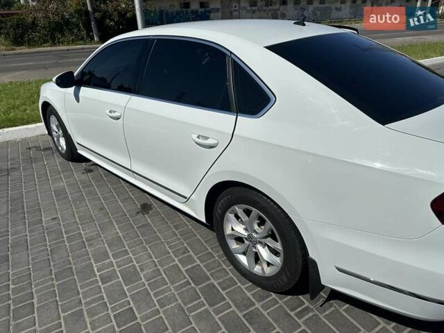 Белый Фольксваген Пассат, объемом двигателя 1.8 л и пробегом 107 тыс. км за 12100 $, фото 2 на Automoto.ua