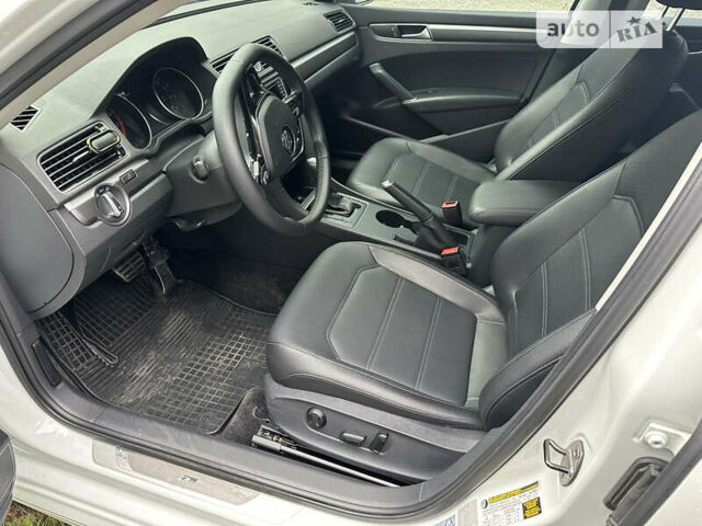 Белый Фольксваген Пассат, объемом двигателя 1.8 л и пробегом 216 тыс. км за 12699 $, фото 9 на Automoto.ua