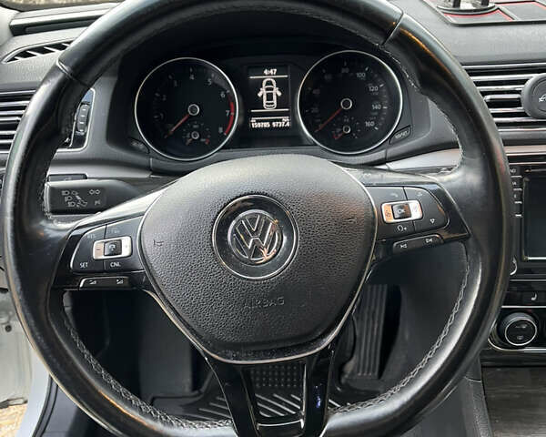 Фольксваген Пассат 2016 в Киеве на Automoto.ua Белый Фольксваген Пассат, объемом двигателя 1.8 л и пробегом 160 тыс. км за 11000 $, фото 19 на Automoto.ua