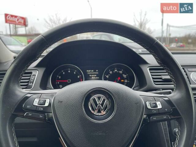 Белый Фольксваген Пассат, объемом двигателя 1.8 л и пробегом 218 тыс. км за 13500 $, фото 13 на Automoto.ua