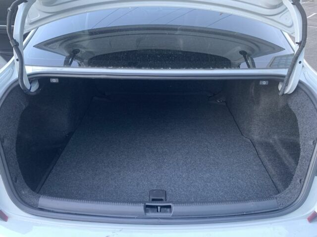 Белый Фольксваген Пассат, объемом двигателя 1.8 л и пробегом 140 тыс. км за 12700 $, фото 3 на Automoto.ua