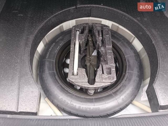 Белый Фольксваген Пассат, объемом двигателя 1.8 л и пробегом 161 тыс. км за 13499 $, фото 26 на Automoto.ua