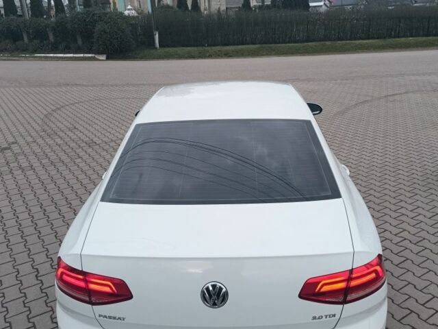Білий Фольксваген Пассат, об'ємом двигуна 2 л та пробігом 223 тис. км за 16990 $, фото 14 на Automoto.ua