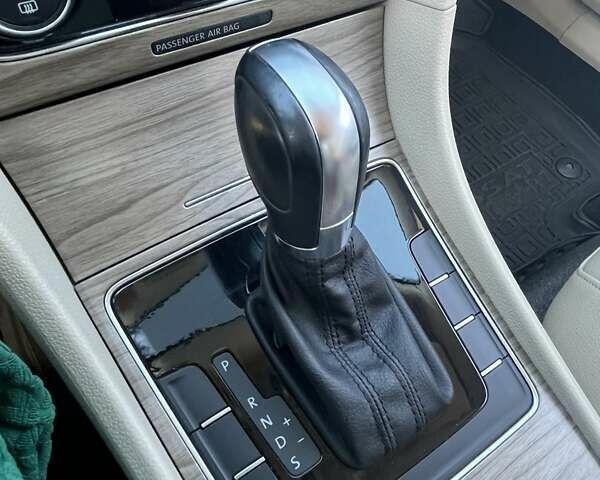 Білий Фольксваген Пассат, об'ємом двигуна 1.8 л та пробігом 118 тис. км за 13300 $, фото 10 на Automoto.ua