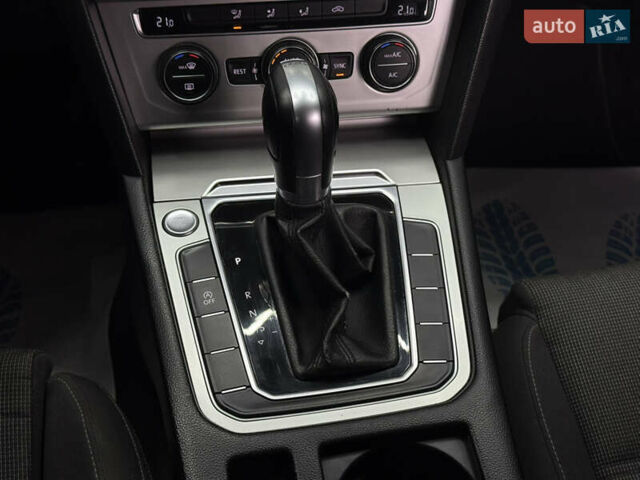 Белый Фольксваген Пассат, объемом двигателя 2 л и пробегом 230 тыс. км за 14900 $, фото 28 на Automoto.ua