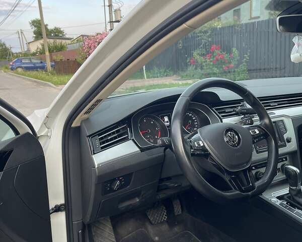 Белый Фольксваген Пассат, объемом двигателя 2 л и пробегом 175 тыс. км за 21500 $, фото 8 на Automoto.ua