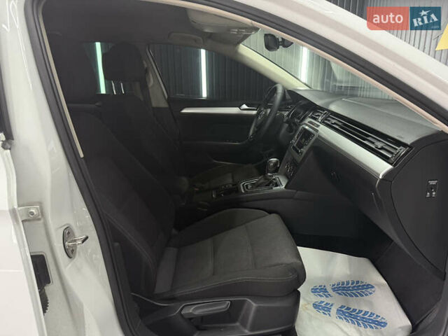 Белый Фольксваген Пассат, объемом двигателя 2 л и пробегом 230 тыс. км за 14900 $, фото 33 на Automoto.ua