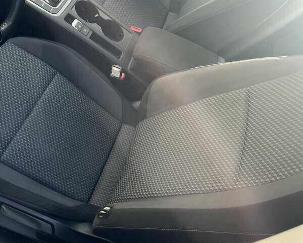 Фольксваген Пассат 2016 в Киеве на Automoto.ua Белый Фольксваген Пассат, объемом двигателя 1.97 л и пробегом 280 тыс. км за 14200 $, фото 18 на Automoto.ua