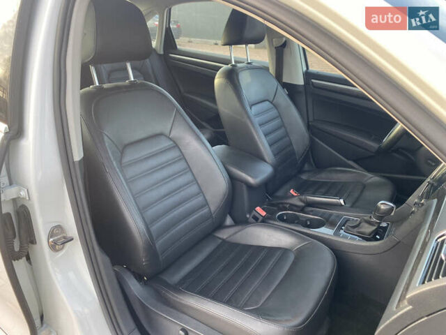 Белый Фольксваген Пассат, объемом двигателя 1.8 л и пробегом 171 тыс. км за 15100 $, фото 26 на Automoto.ua