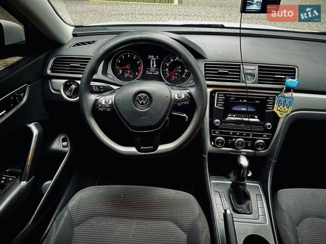 Білий Фольксваген Пассат, об'ємом двигуна 1.8 л та пробігом 214 тис. км за 11700 $, фото 17 на Automoto.ua