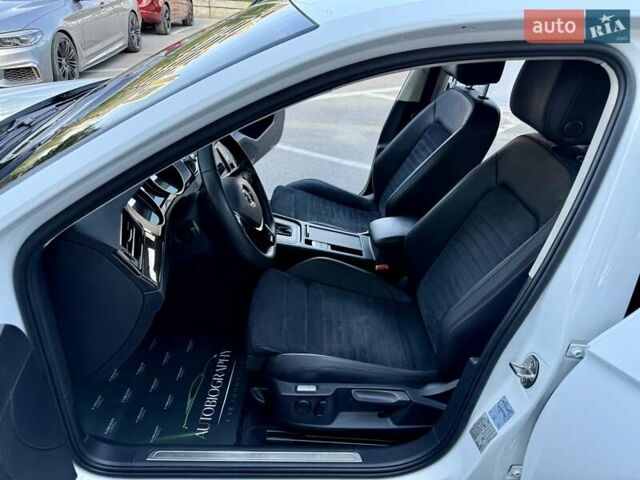 Білий Фольксваген Пассат, об'ємом двигуна 1.97 л та пробігом 174 тис. км за 21500 $, фото 28 на Automoto.ua