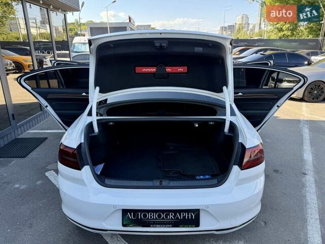 Білий Фольксваген Пассат, об'ємом двигуна 1.97 л та пробігом 174 тис. км за 21500 $, фото 46 на Automoto.ua