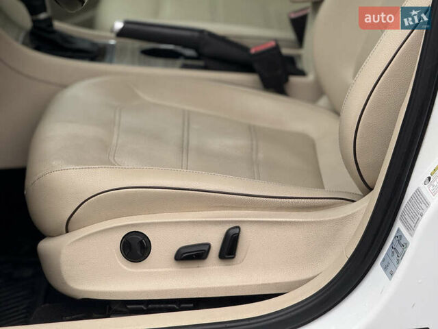 Белый Фольксваген Пассат, объемом двигателя 1.8 л и пробегом 233 тыс. км за 11900 $, фото 21 на Automoto.ua