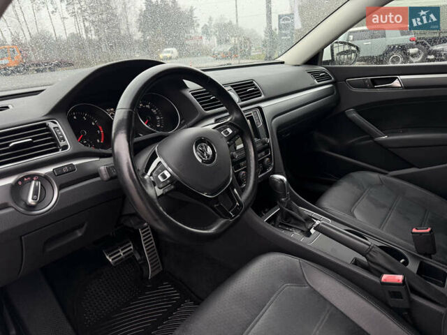 Белый Фольксваген Пассат, объемом двигателя 1.8 л и пробегом 147 тыс. км за 12399 $, фото 18 на Automoto.ua