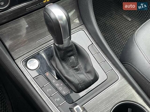 Белый Фольксваген Пассат, объемом двигателя 1.8 л и пробегом 218 тыс. км за 13500 $, фото 12 на Automoto.ua