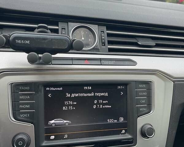 Белый Фольксваген Пассат, объемом двигателя 2 л и пробегом 175 тыс. км за 21500 $, фото 11 на Automoto.ua