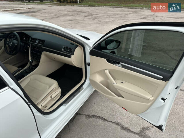 Белый Фольксваген Пассат, объемом двигателя 1.8 л и пробегом 193 тыс. км за 11500 $, фото 24 на Automoto.ua