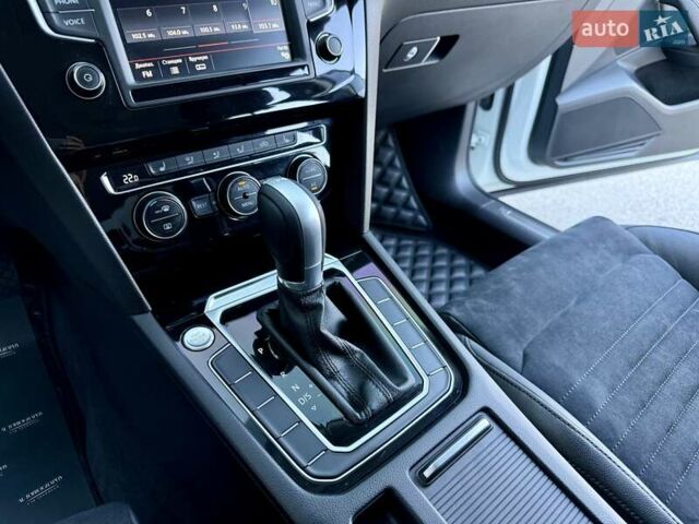 Білий Фольксваген Пассат, об'ємом двигуна 1.97 л та пробігом 174 тис. км за 21500 $, фото 33 на Automoto.ua