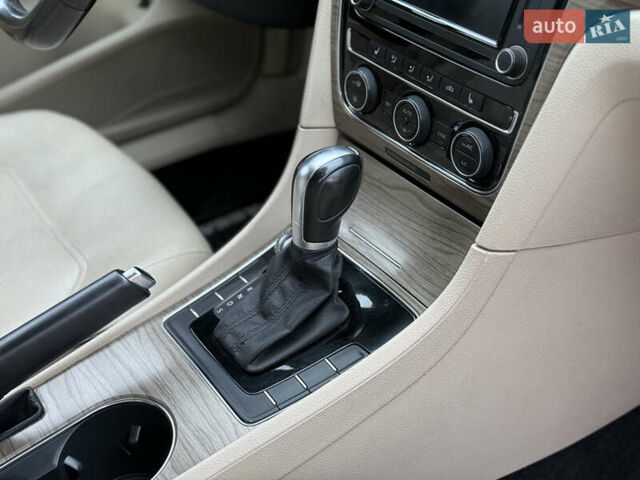 Белый Фольксваген Пассат, объемом двигателя 1.8 л и пробегом 233 тыс. км за 11900 $, фото 33 на Automoto.ua