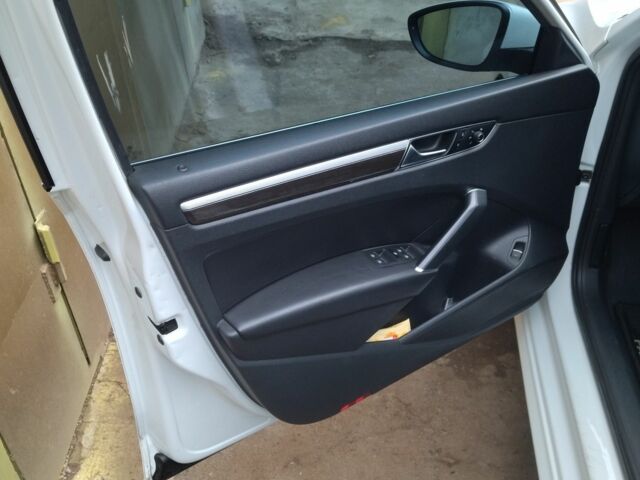 Белый Фольксваген Пассат, объемом двигателя 1.8 л и пробегом 168 тыс. км за 12700 $, фото 4 на Automoto.ua