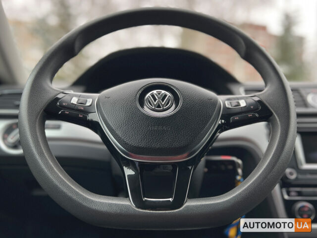 Белый Фольксваген Пассат, объемом двигателя 1.8 л и пробегом 118 тыс. км за 13700 $, фото 16 на Automoto.ua