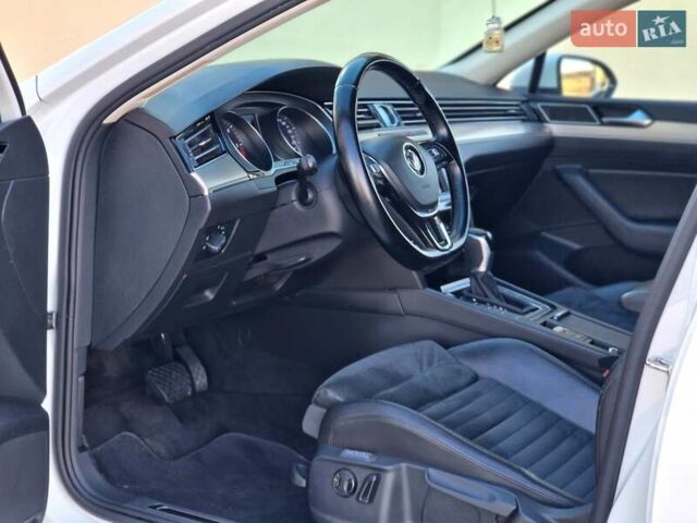 Белый Фольксваген Пассат, объемом двигателя 1.97 л и пробегом 307 тыс. км за 16999 $, фото 54 на Automoto.ua