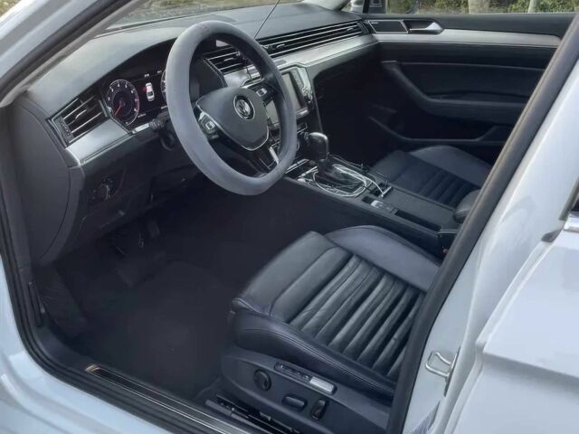 Білий Фольксваген Пассат, об'ємом двигуна 2 л та пробігом 73 тис. км за 8500 $, фото 6 на Automoto.ua