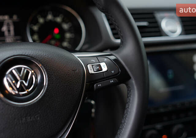 Білий Фольксваген Пассат, об'ємом двигуна 1.8 л та пробігом 204 тис. км за 12000 $, фото 13 на Automoto.ua