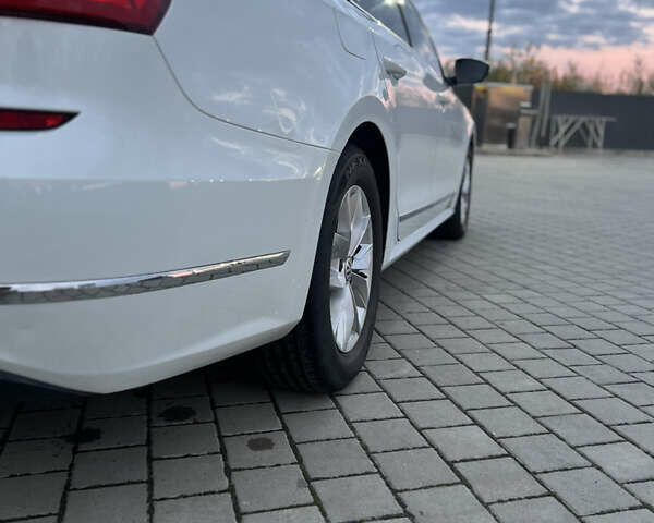 Белый Фольксваген Пассат, объемом двигателя 1.8 л и пробегом 137 тыс. км за 11900 $, фото 11 на Automoto.ua