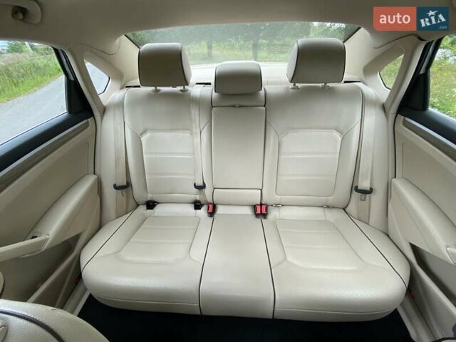 Білий Фольксваген Пассат, об'ємом двигуна 1.8 л та пробігом 118 тис. км за 15700 $, фото 15 на Automoto.ua