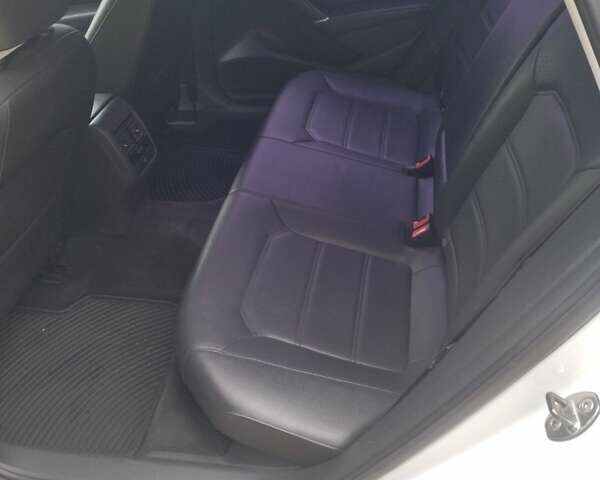 Білий Фольксваген Пассат, об'ємом двигуна 1.8 л та пробігом 165 тис. км за 13800 $, фото 4 на Automoto.ua