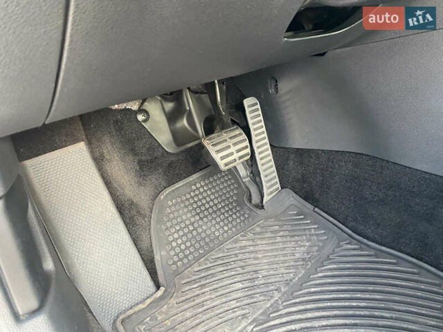 Белый Фольксваген Пассат, объемом двигателя 1.8 л и пробегом 171 тыс. км за 15100 $, фото 15 на Automoto.ua