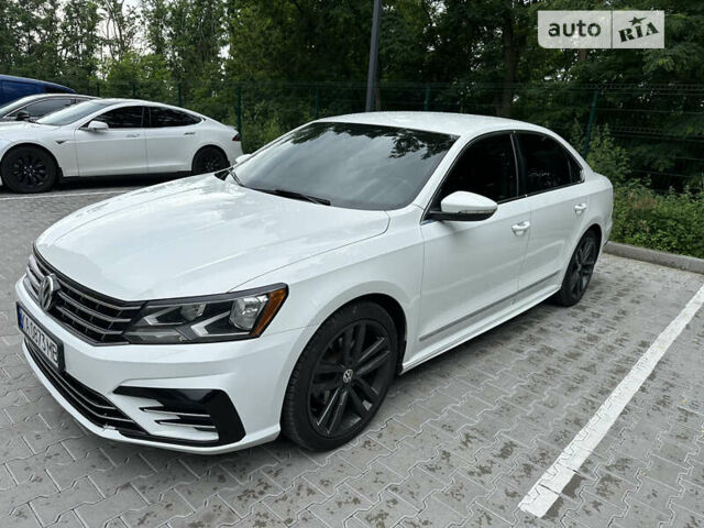 Белый Фольксваген Пассат, объемом двигателя 1.8 л и пробегом 216 тыс. км за 12500 $, фото 6 на Automoto.ua