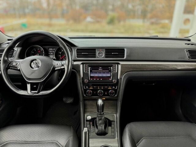 Белый Фольксваген Пассат, объемом двигателя 1.8 л и пробегом 165 тыс. км за 12199 $, фото 14 на Automoto.ua