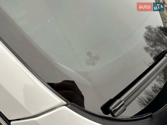 Белый Фольксваген Пассат, объемом двигателя 1.8 л и пробегом 193 тыс. км за 11500 $, фото 26 на Automoto.ua