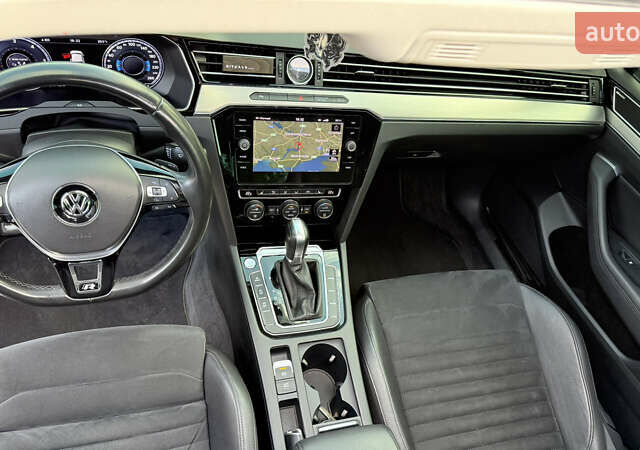 Белый Фольксваген Пассат, объемом двигателя 2 л и пробегом 138 тыс. км за 23900 $, фото 22 на Automoto.ua